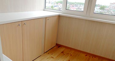 Шкафы на балконе